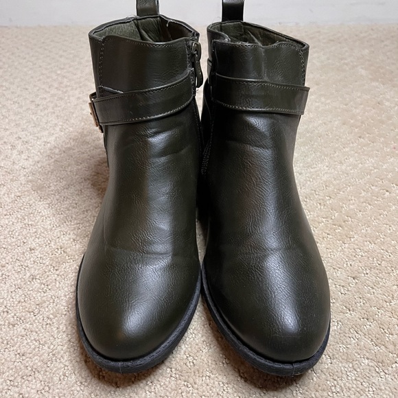 Wanted Buckle Boots in Olive Green Size 9 - Picture 1 of 6